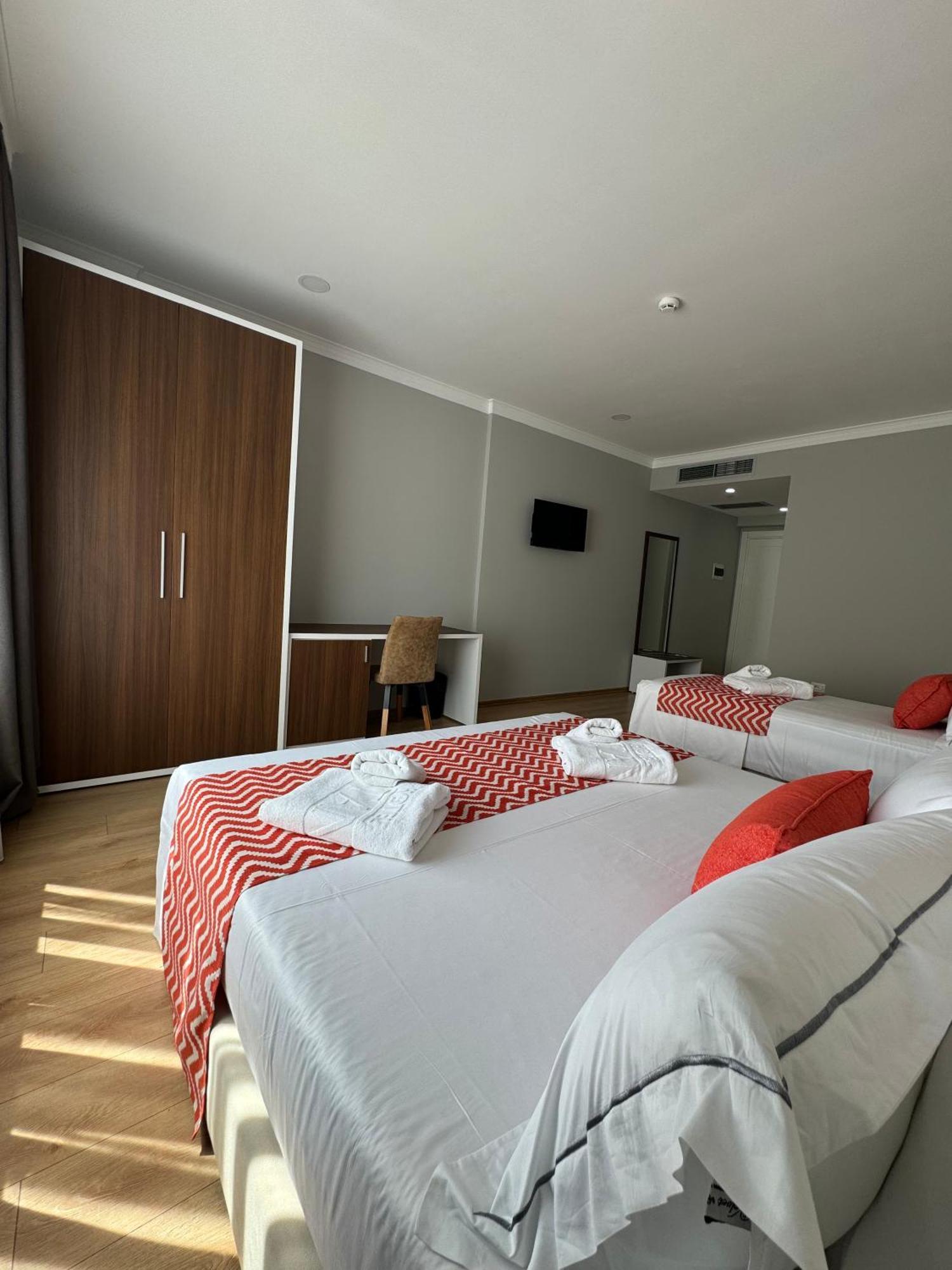 Hotel Britania Vlorë Quarto foto