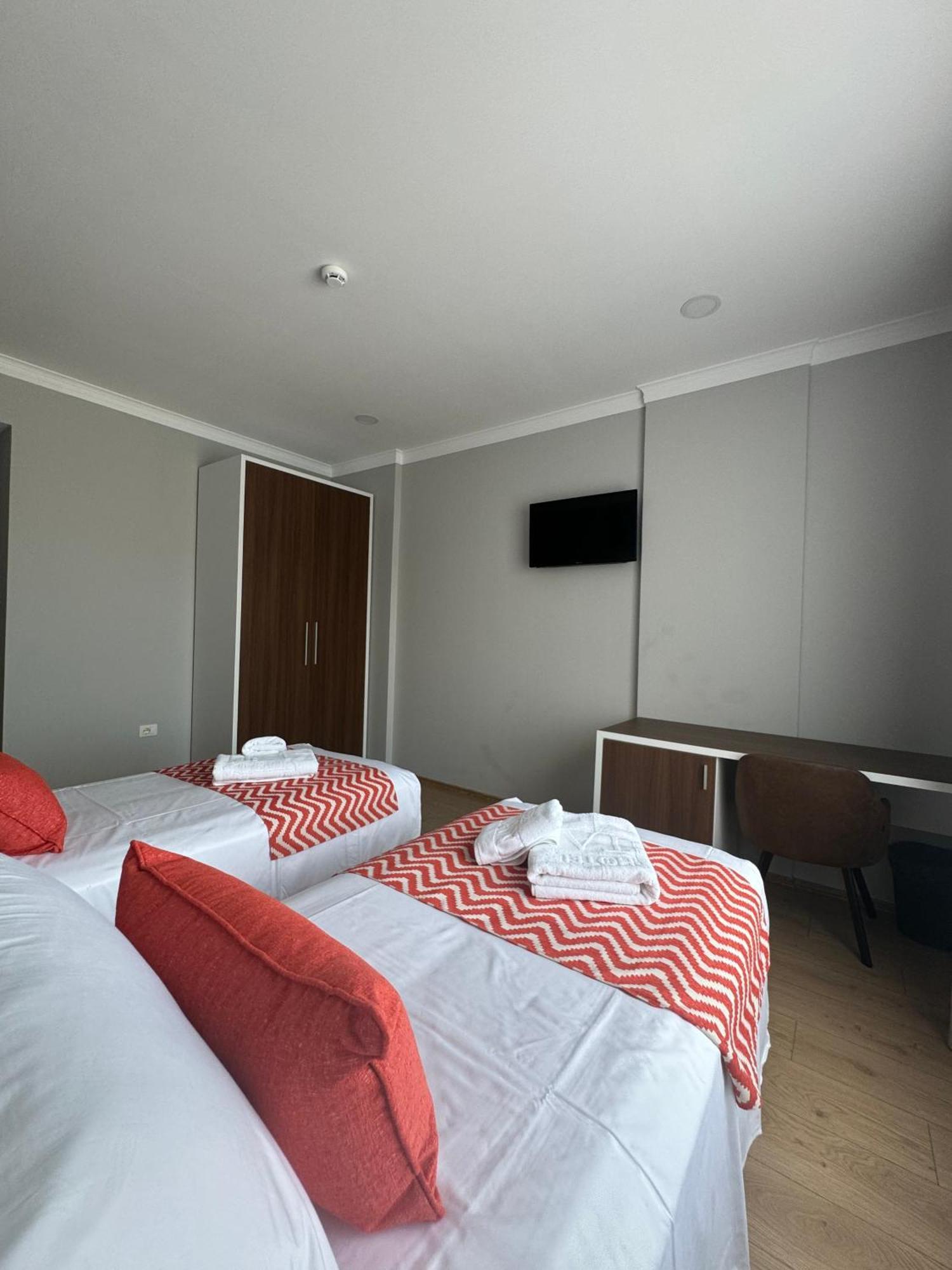 Hotel Britania Vlorë Quarto foto